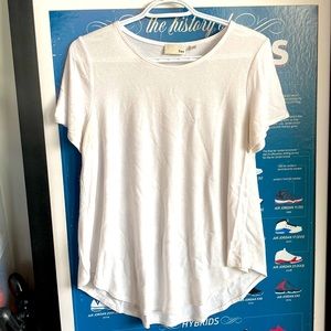 Aritzia white t shirt. Loved condition, great material. perfect for layering.